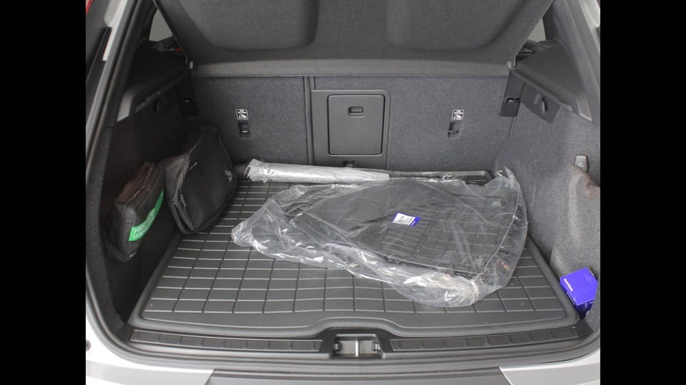 Volvo XC40 nuova a Palermo (11)