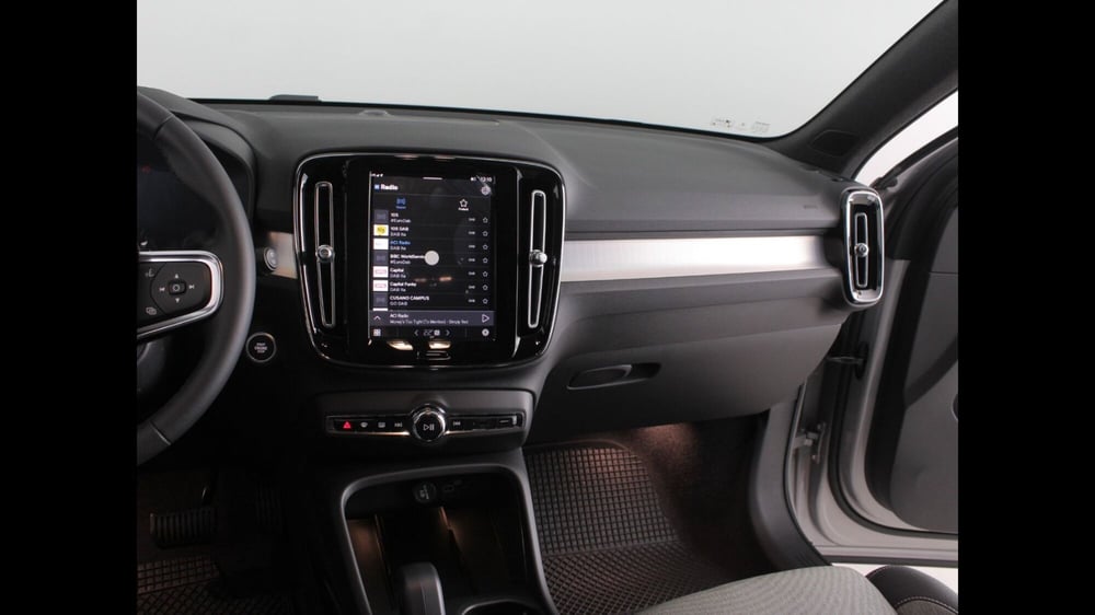 Volvo XC40 nuova a Palermo (9)