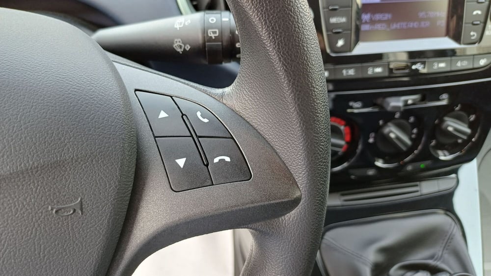 Lancia Ypsilon usata a Padova (18)