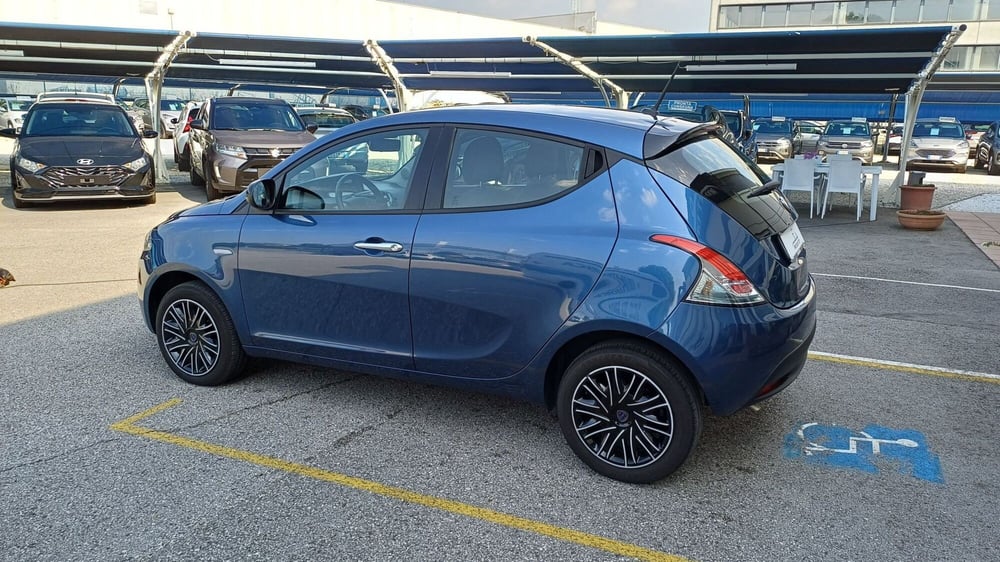 Lancia Ypsilon usata a Padova (3)