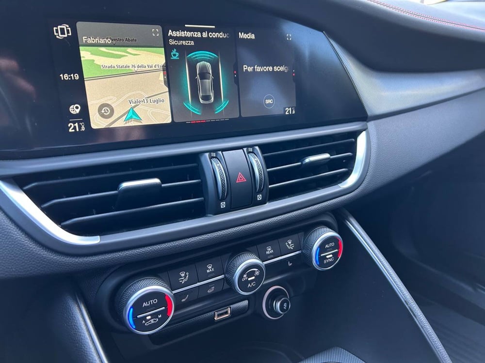 Alfa Romeo Giulia usata a Ancona (16)