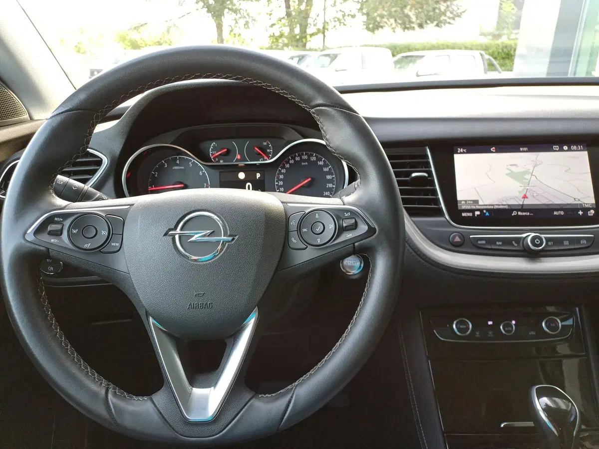 Opel Grandland usata a Modena (9)