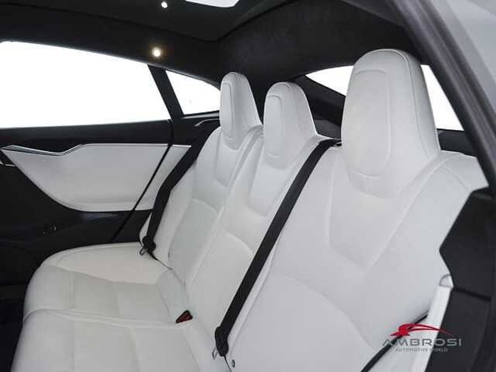 Tesla Model S usata a Viterbo (10)