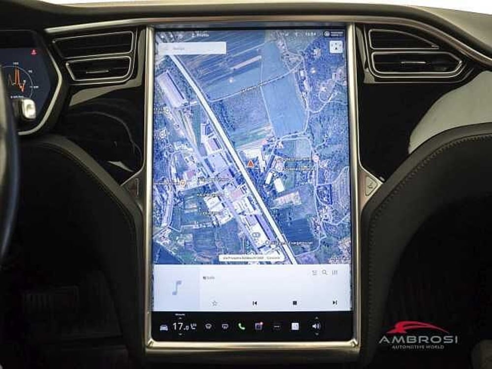 Tesla Model S usata a Viterbo (17)