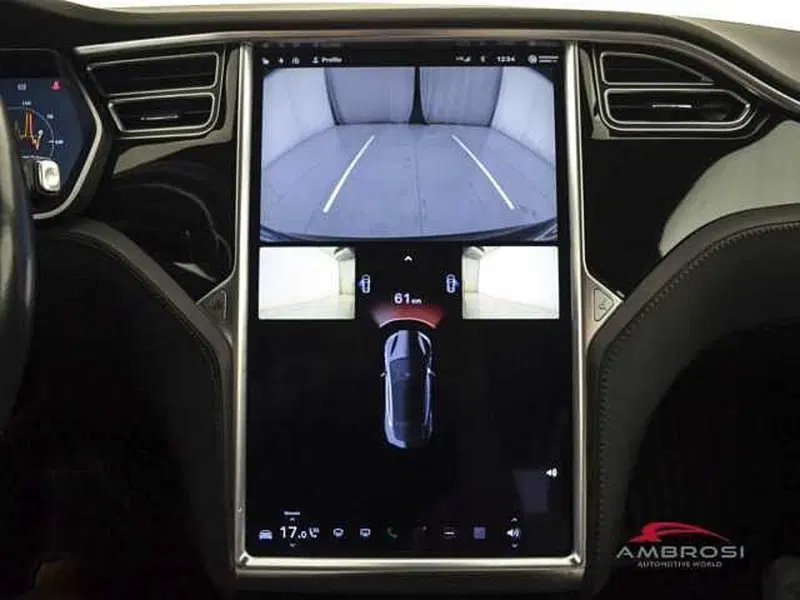 Tesla Model S usata a Viterbo (18)