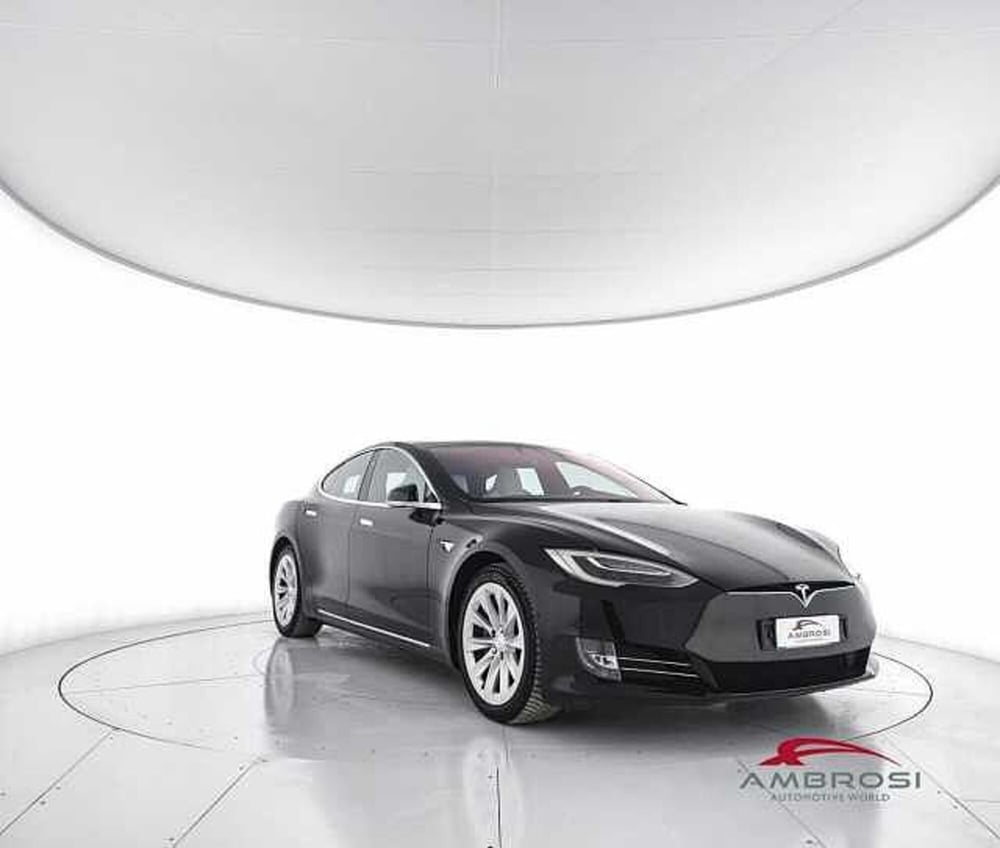 Tesla Model S usata a Viterbo (2)