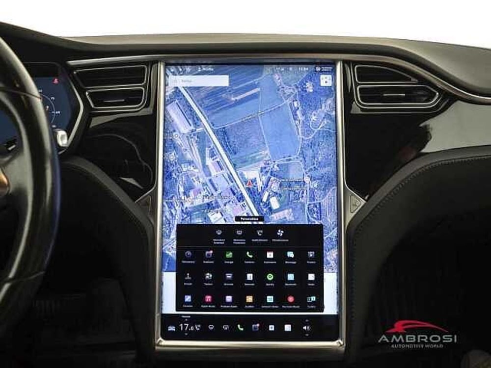 Tesla Model S usata a Viterbo (20)