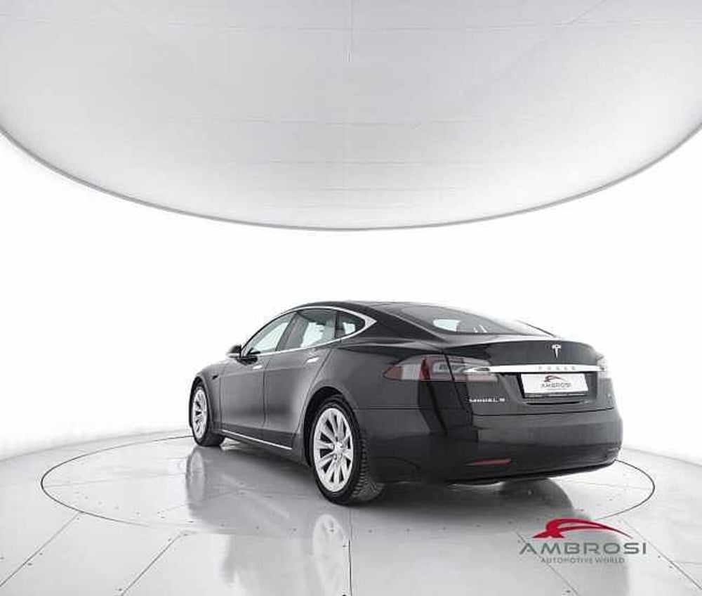 Tesla Model S usata a Viterbo (4)