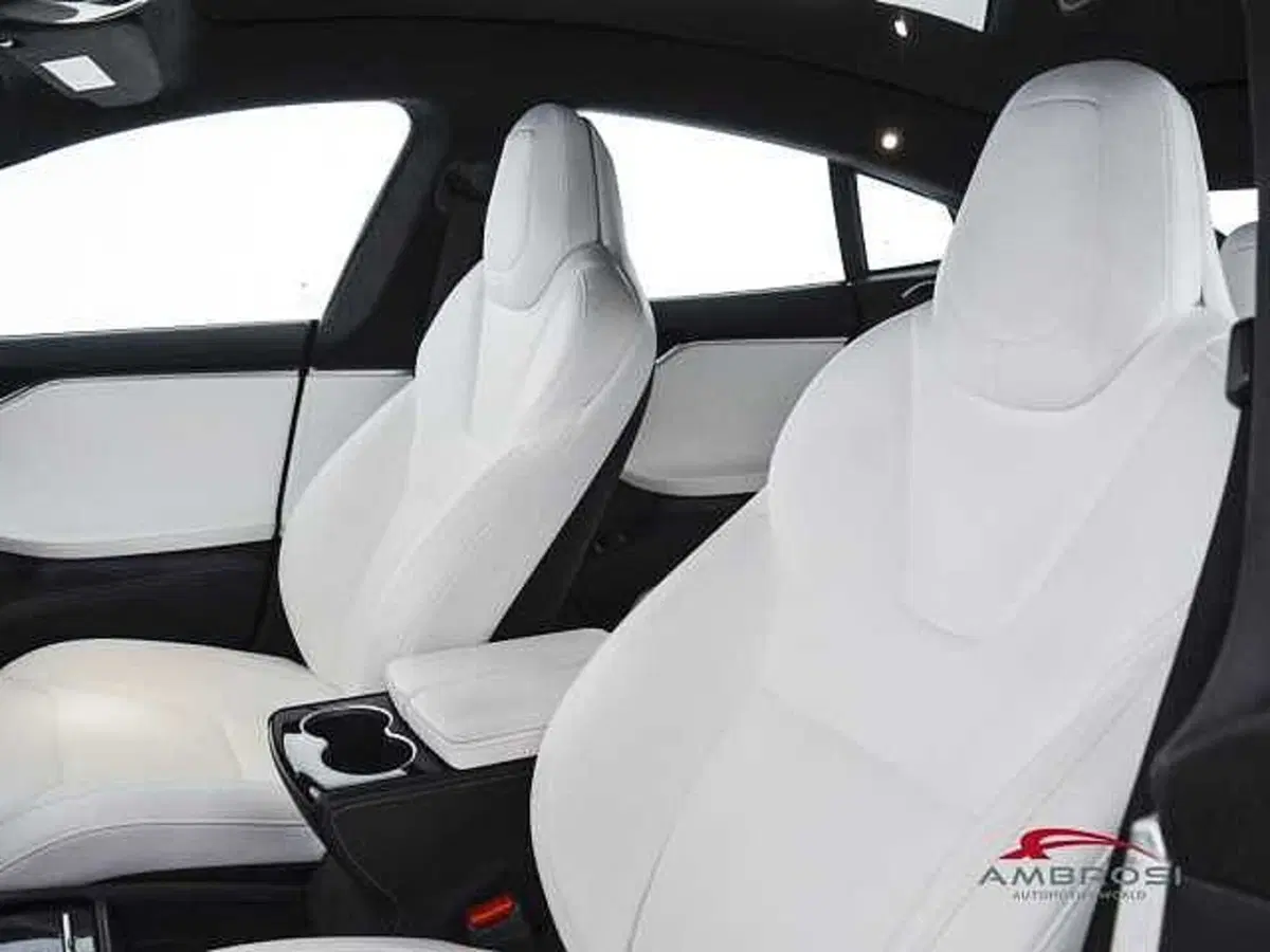 Tesla Model S usata a Viterbo (9)