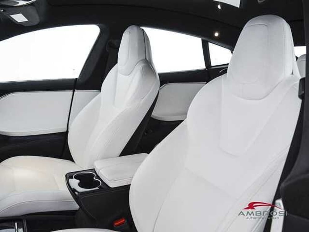 Tesla Model S usata a Viterbo (9)
