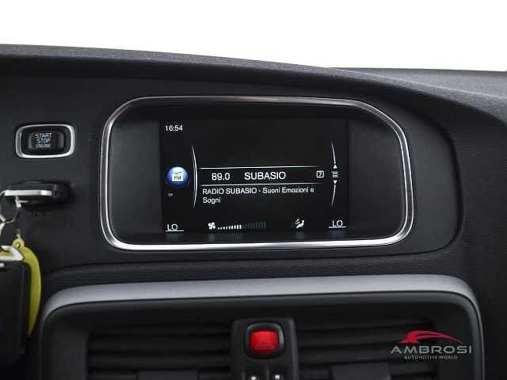 Volvo V40 Cross Country usata a Viterbo (14)