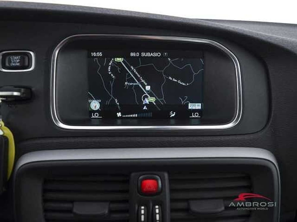 Volvo V40 Cross Country usata a Viterbo (17)