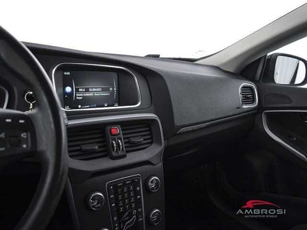 Volvo V40 Cross Country usata a Viterbo (20)