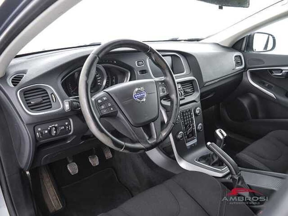 Volvo V40 Cross Country usata a Viterbo (8)