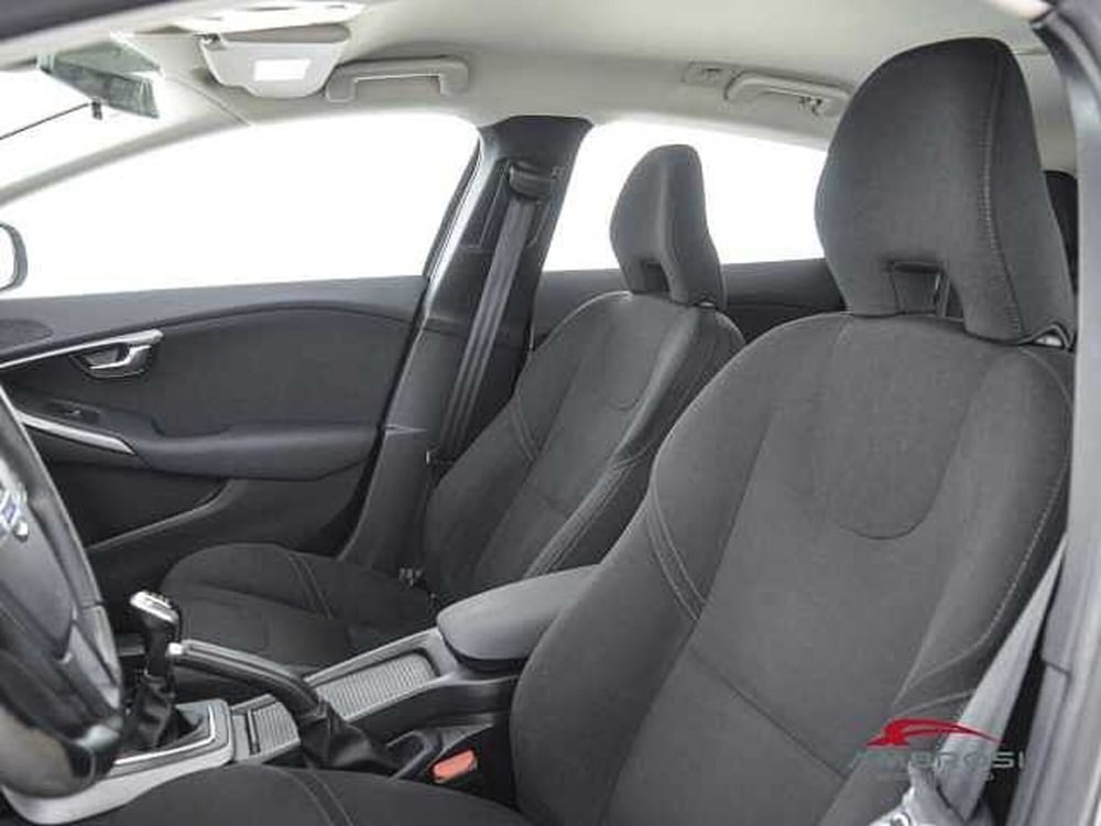 Volvo V40 Cross Country usata a Viterbo (9)