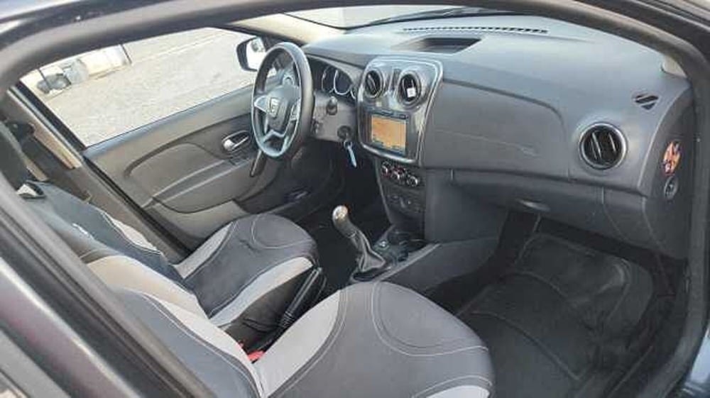 Dacia Sandero usata a Firenze (11)