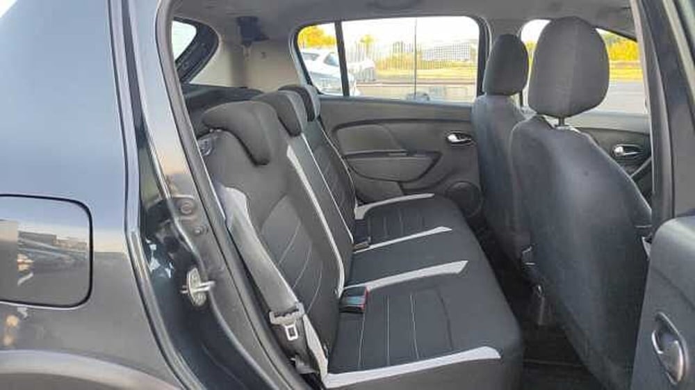 Dacia Sandero usata a Firenze (12)