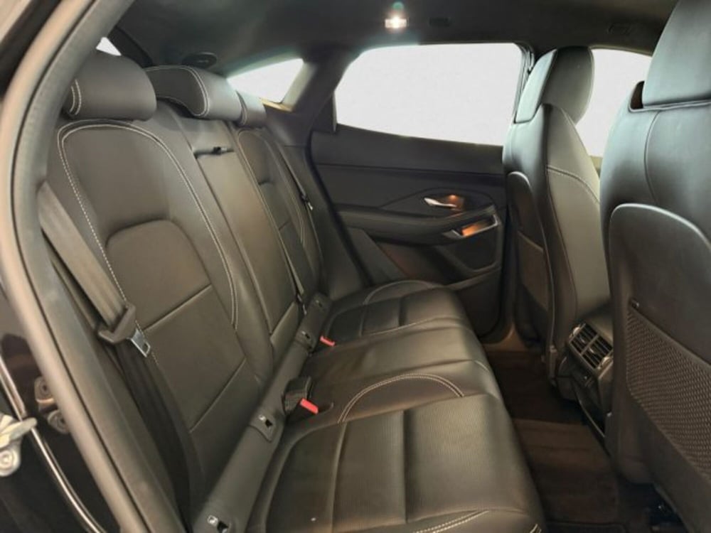 Jaguar E-Pace usata a Livorno (6)