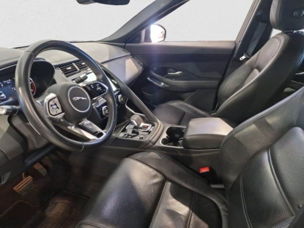 Jaguar E-Pace usata a Livorno (14)