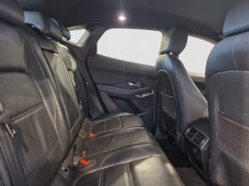 Jaguar E-Pace usata a Livorno (18)