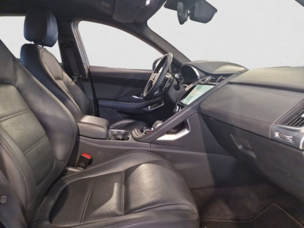 Jaguar E-Pace usata a Livorno (4)
