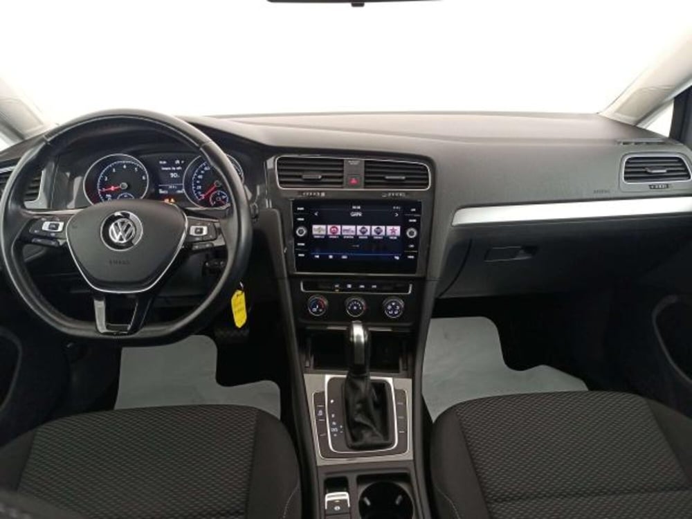 Volkswagen Golf usata a Matera (11)