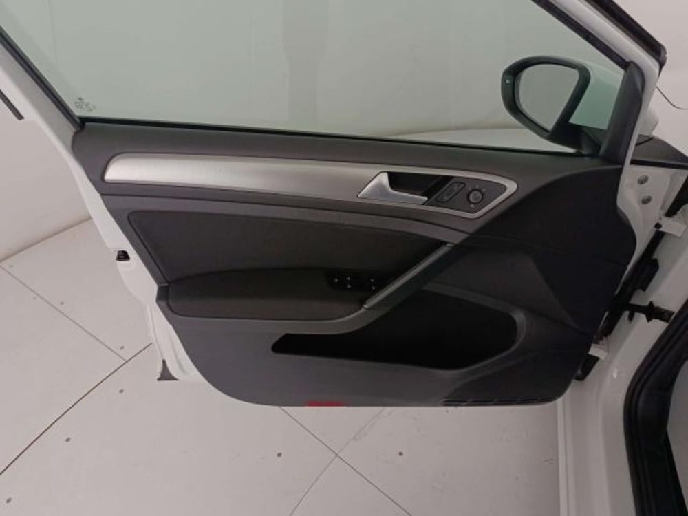 Volkswagen Golf usata a Matera (13)
