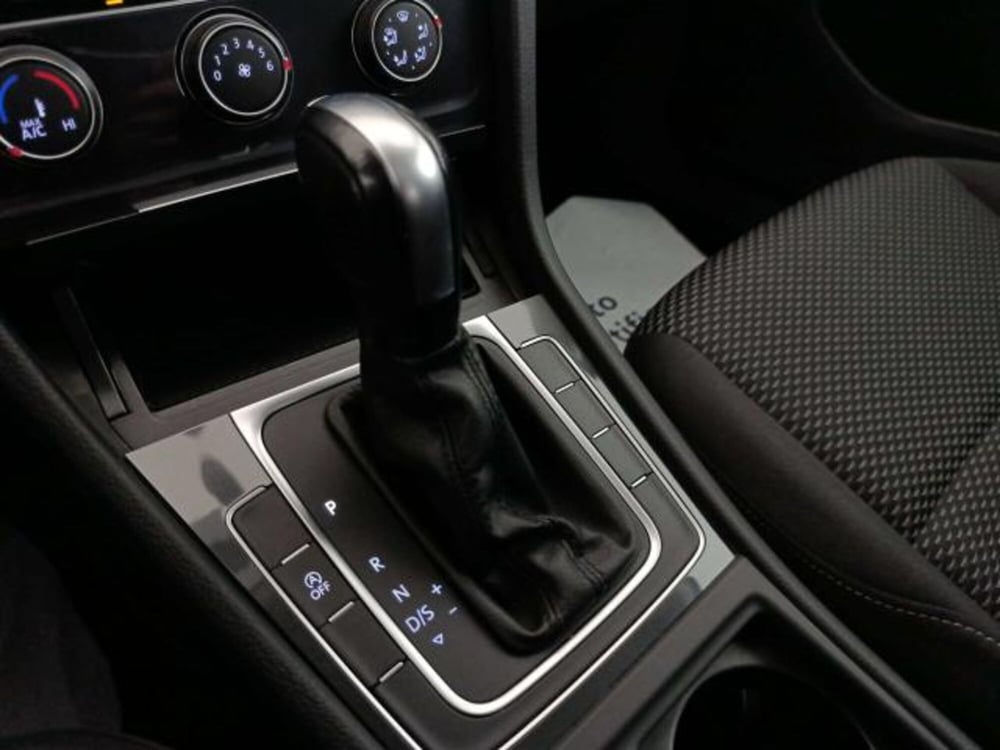 Volkswagen Golf usata a Matera (9)