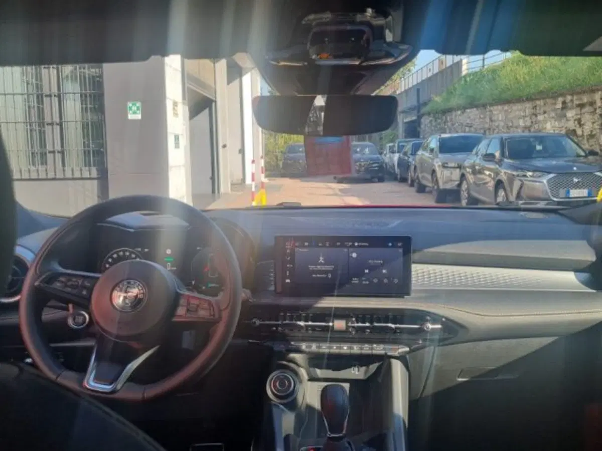 Alfa Romeo Tonale nuova a Monza e Brianza (8)
