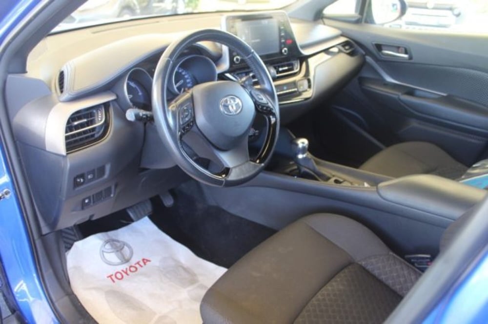 Toyota Toyota C-HR usata a Roma (12)