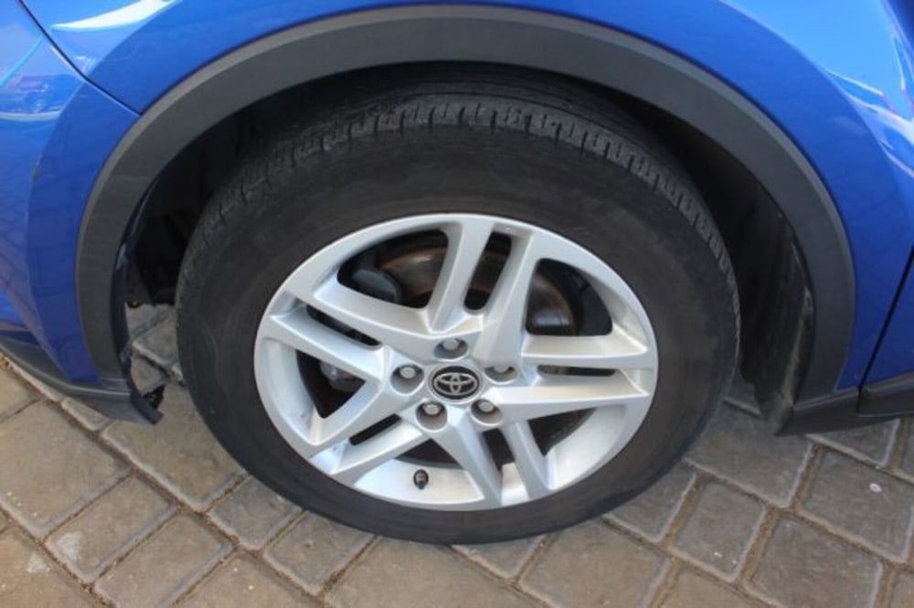 Toyota Toyota C-HR usata a Roma (15)