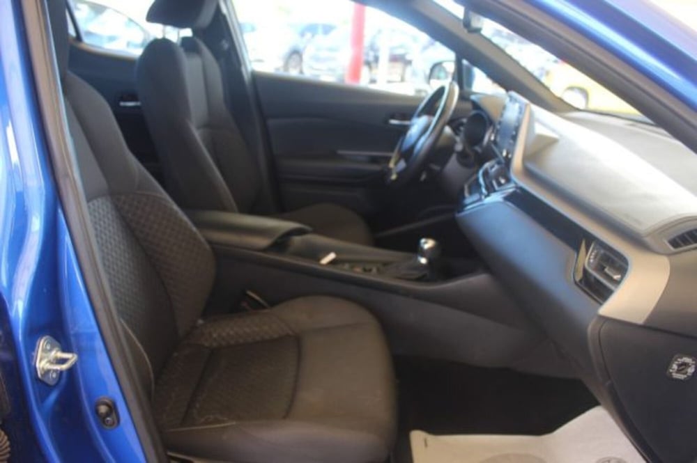 Toyota Toyota C-HR usata a Roma (7)