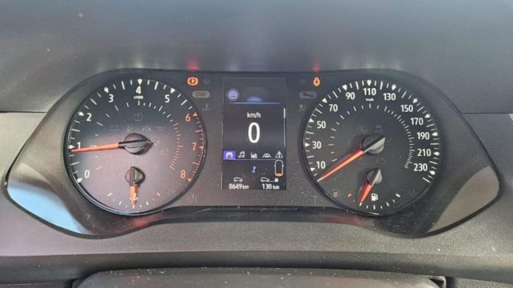 Nissan Townstar usata a Lucca (12)