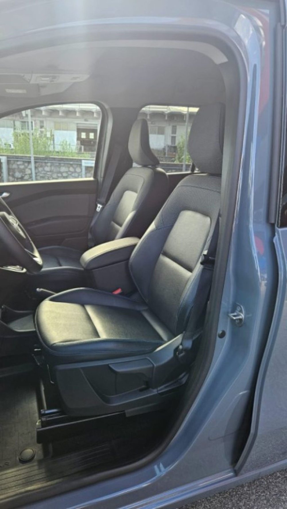 Nissan Townstar usata a Lucca (14)
