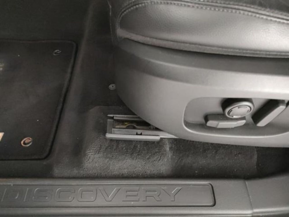 Land Rover Discovery Sport usata a Modena (9)