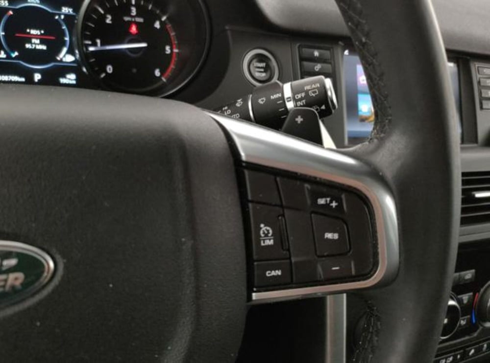 Land Rover Discovery Sport usata a Modena (18)