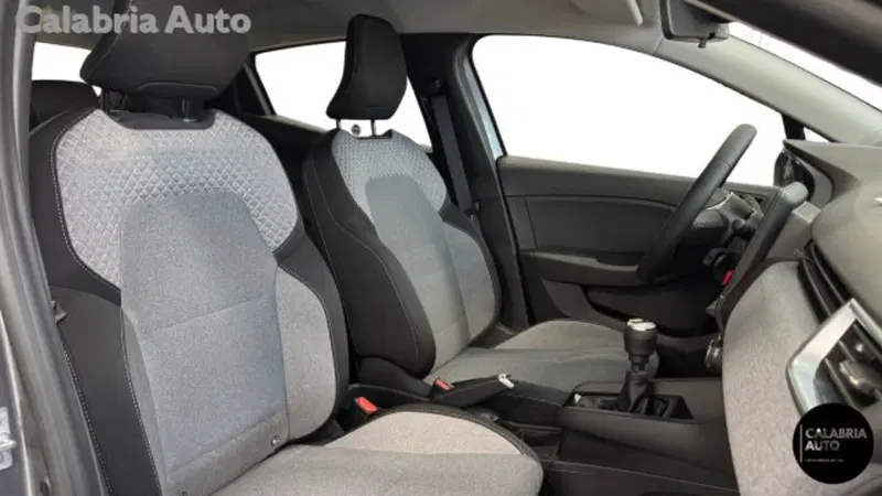 Renault Clio nuova a Reggio Calabria (9)