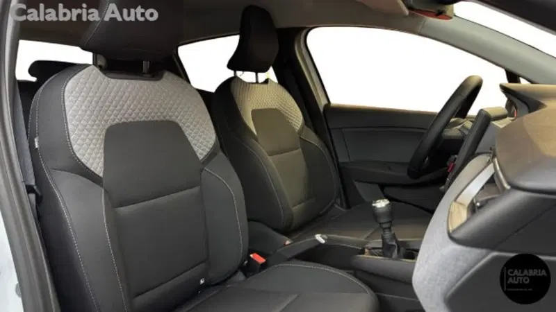 Renault Clio nuova a Reggio Calabria (10)