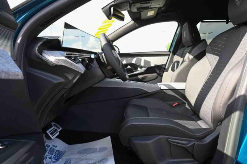 Peugeot 5008 nuova a Torino (10)
