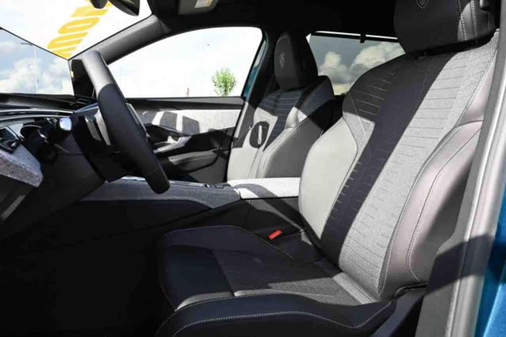 Peugeot 5008 nuova a Torino (11)