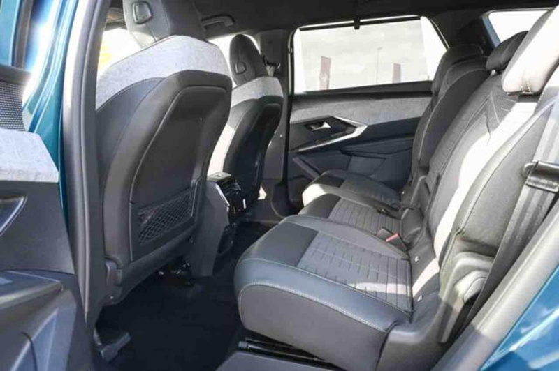 Peugeot 5008 nuova a Torino (12)
