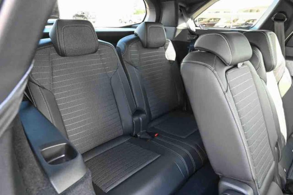 Peugeot 5008 nuova a Torino (13)