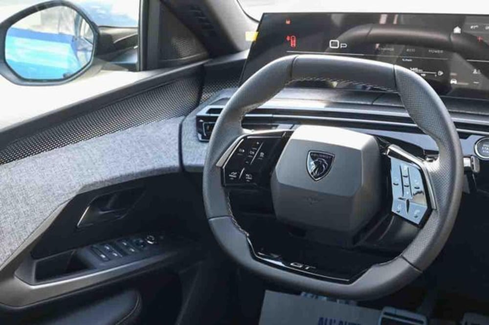 Peugeot 5008 nuova a Torino (14)