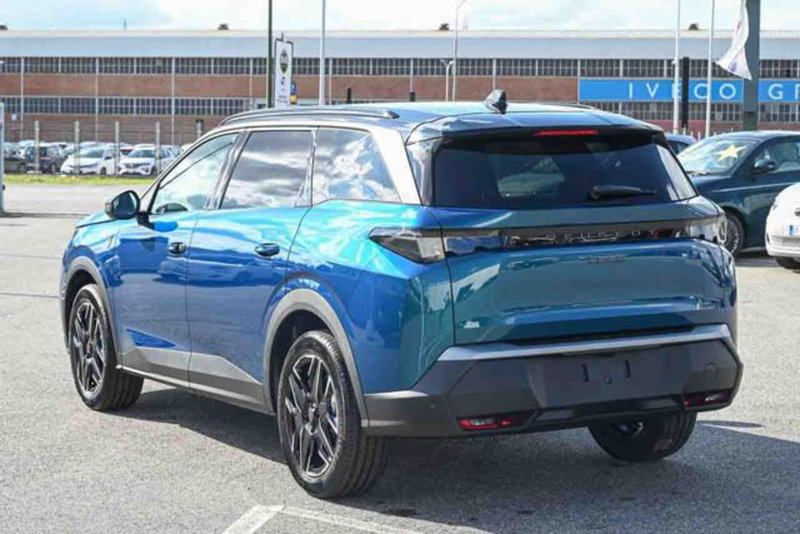 Peugeot 5008 nuova a Torino (4)