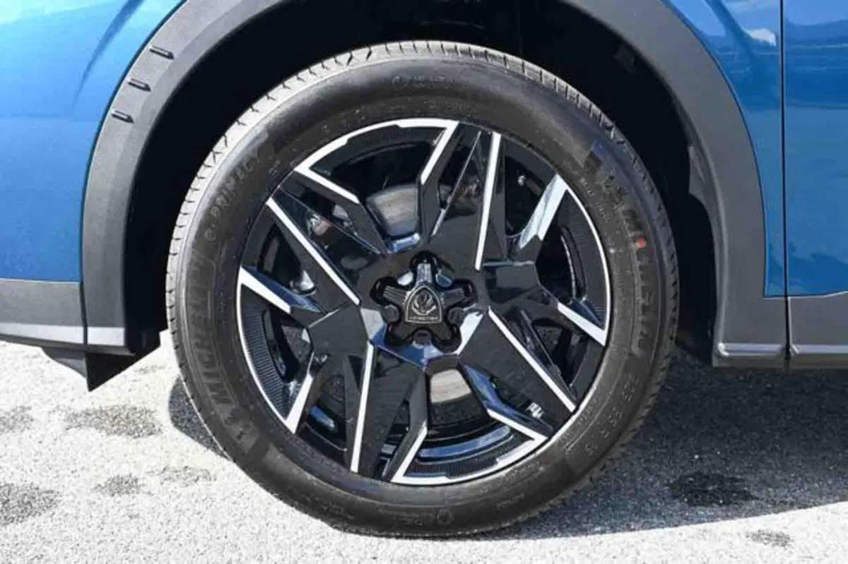Peugeot 5008 nuova a Torino (2)