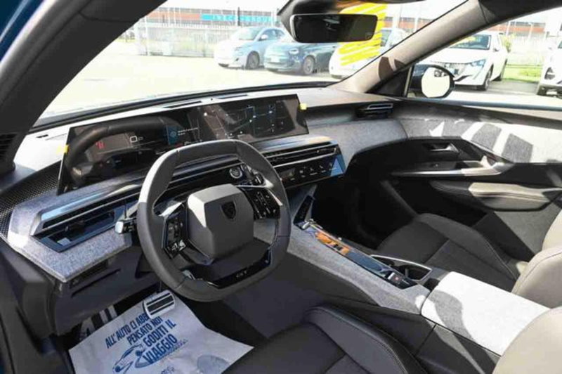 Peugeot 5008 nuova a Torino (9)