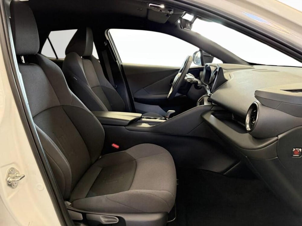 Toyota Toyota C-HR usata a Monza e Brianza (9)
