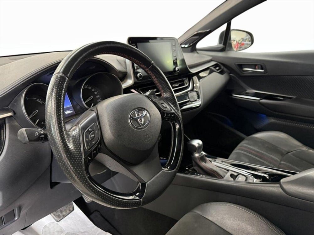 Toyota Toyota C-HR usata a Monza e Brianza (12)