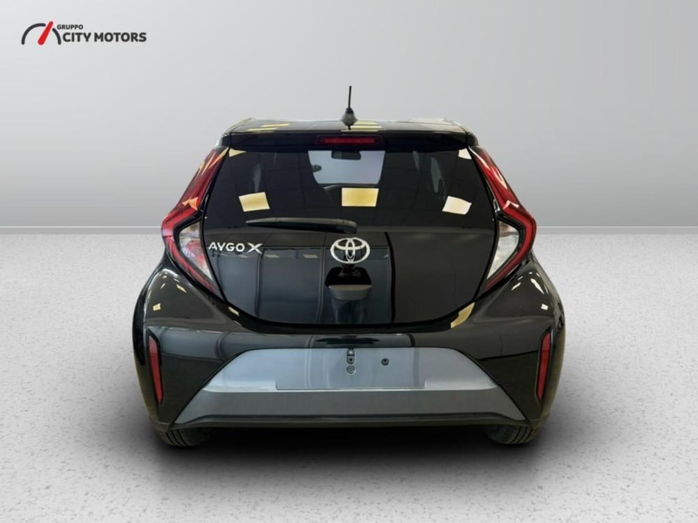 Toyota Aygo X nuova a Monza e Brianza (5)