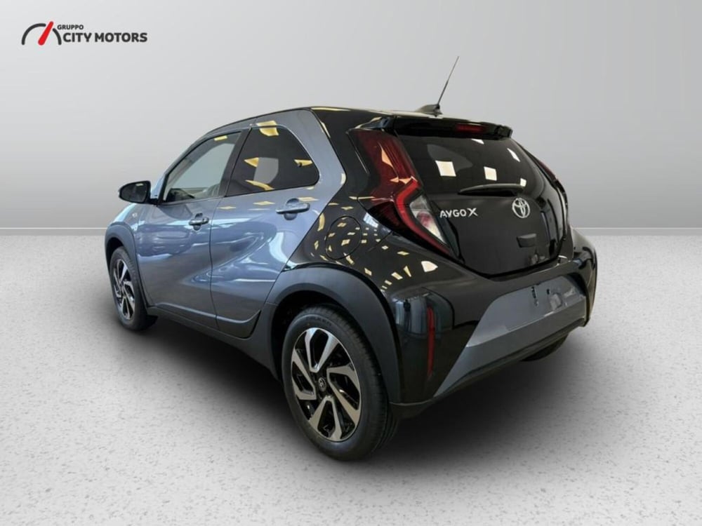 Toyota Aygo X nuova a Monza e Brianza (6)